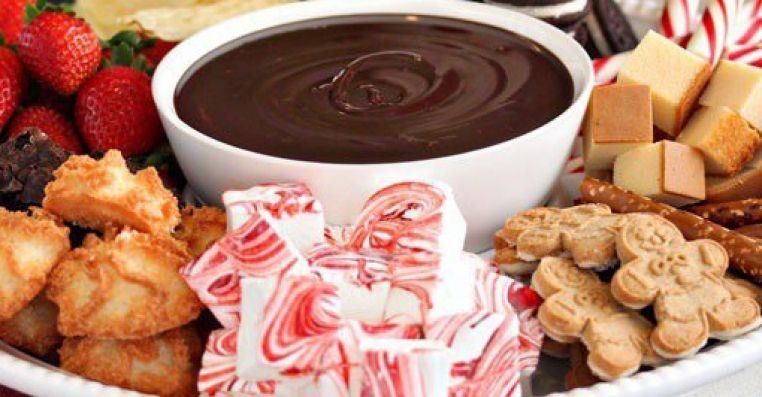 7 Kudapan Untuk Pasangan Chocolate Fondue